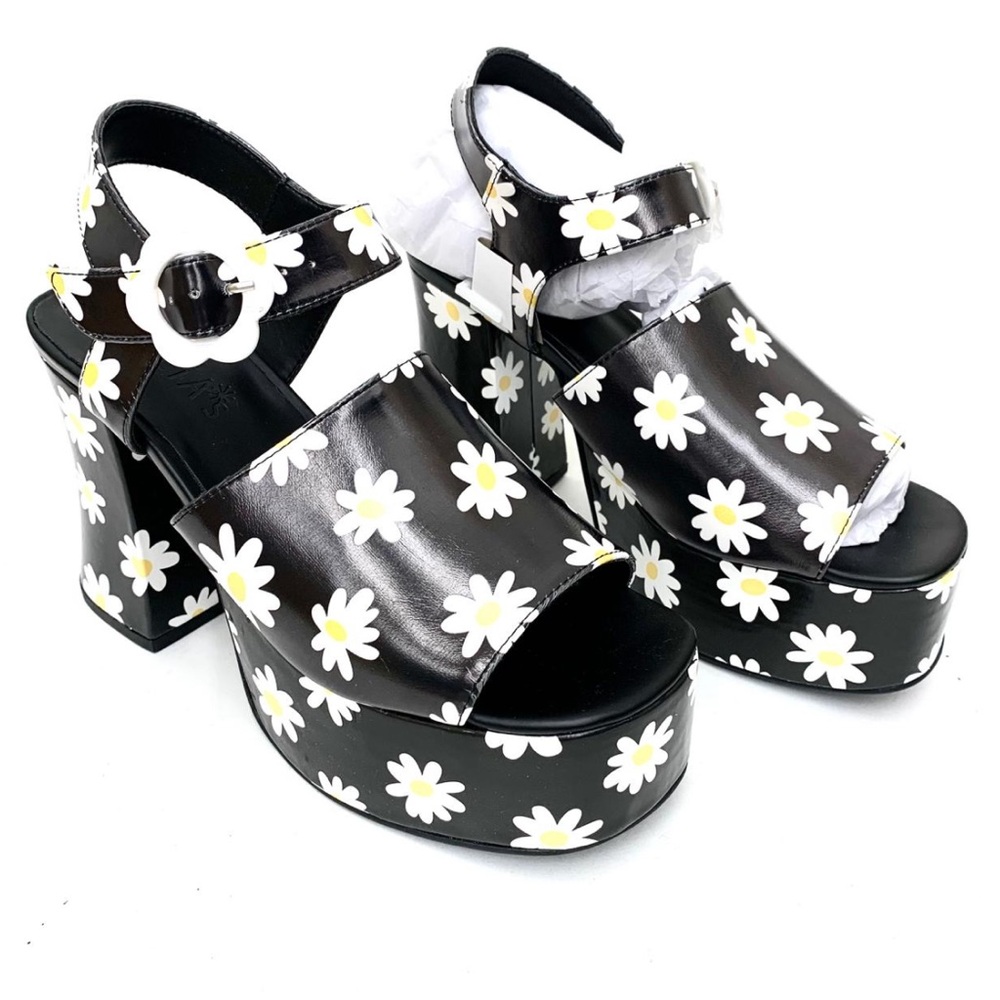 Delila’s Platform Daisy Sandals